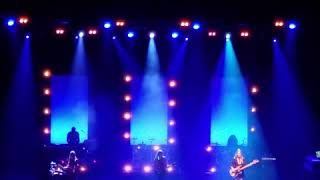 HAIM - &quot;That Don&#39;t Impress Me Much&quot; live @ the Arlington Theater in Santa Barbara