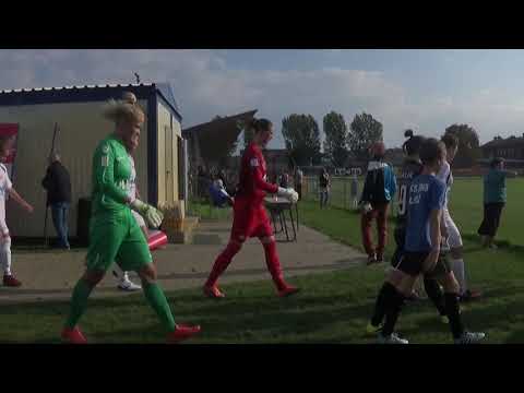 Zespoły UKS SMS Łódź i GKS Katowice wychodzą na plac gry