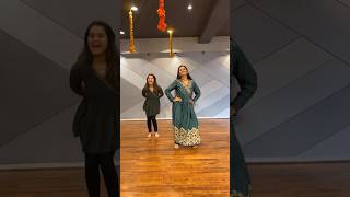 Download lagu Sajna ji vari vari #weddingdance #weddingchoreography #simplesteps #trendingshorts #dancecover mp3
