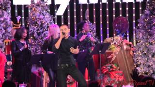 #TheVoice's Chris Jamison sings Bruno Mars’ “Uptown Funk” at Citywalk Tree Lighting #TheVoiceTop10