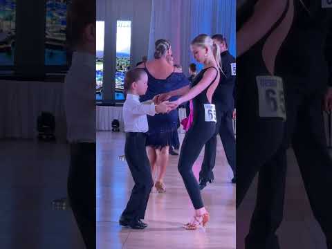 🤪Wake up, let’s dance #dance #kpop #shorts #dancing #dariaesaulova #dancevideo #latin  #舞蹈 #oldsong