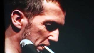 MIOSSEC Que devient ton poing.wmv