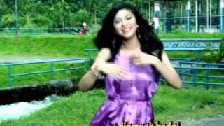 Download lagu ELSA PITALOKA KASIAH HABIH SAYANG TAK HILANG mp3