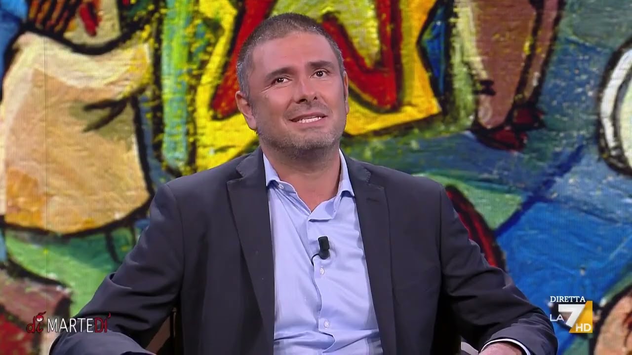 Di Battista ironizza: "Casa mia un mix tra MasterChef e Un medico in famiglia"