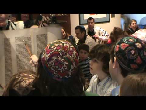 Ben Jacobson Chanting Torah