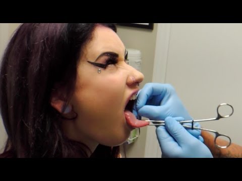 KAYLEE GETS HER TONGUE PIERCED // ENIGMA PROFESSIONAL PIERCING STUDIO