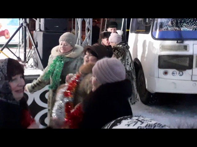 Дамир Шәйхиев җырлый