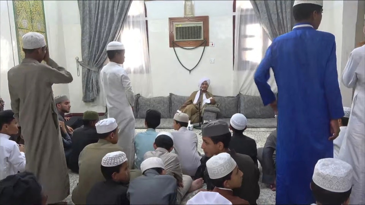 مباشر: جلسة الحبيب عمر بن حفيظ مع طلاب الدورة الإعدادية بدار المصطفى بتريم - 13