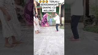 Download lagu IBU IBU KOCAK SAMPAI CELANA MELOROT#shortsfeed#kabarkerkini #beritaterkini#trendingshorts #fyp mp3 Download lagu IBU IBU KOCAK SAMPAI CELANA MELOROT#shortsfeed#kabarkerkini #beritaterkini#trendingshorts #fyp mp3