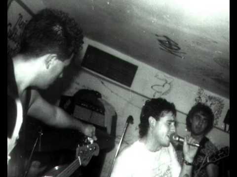 MONSTRUACION : EL POGO DE JOHNNY