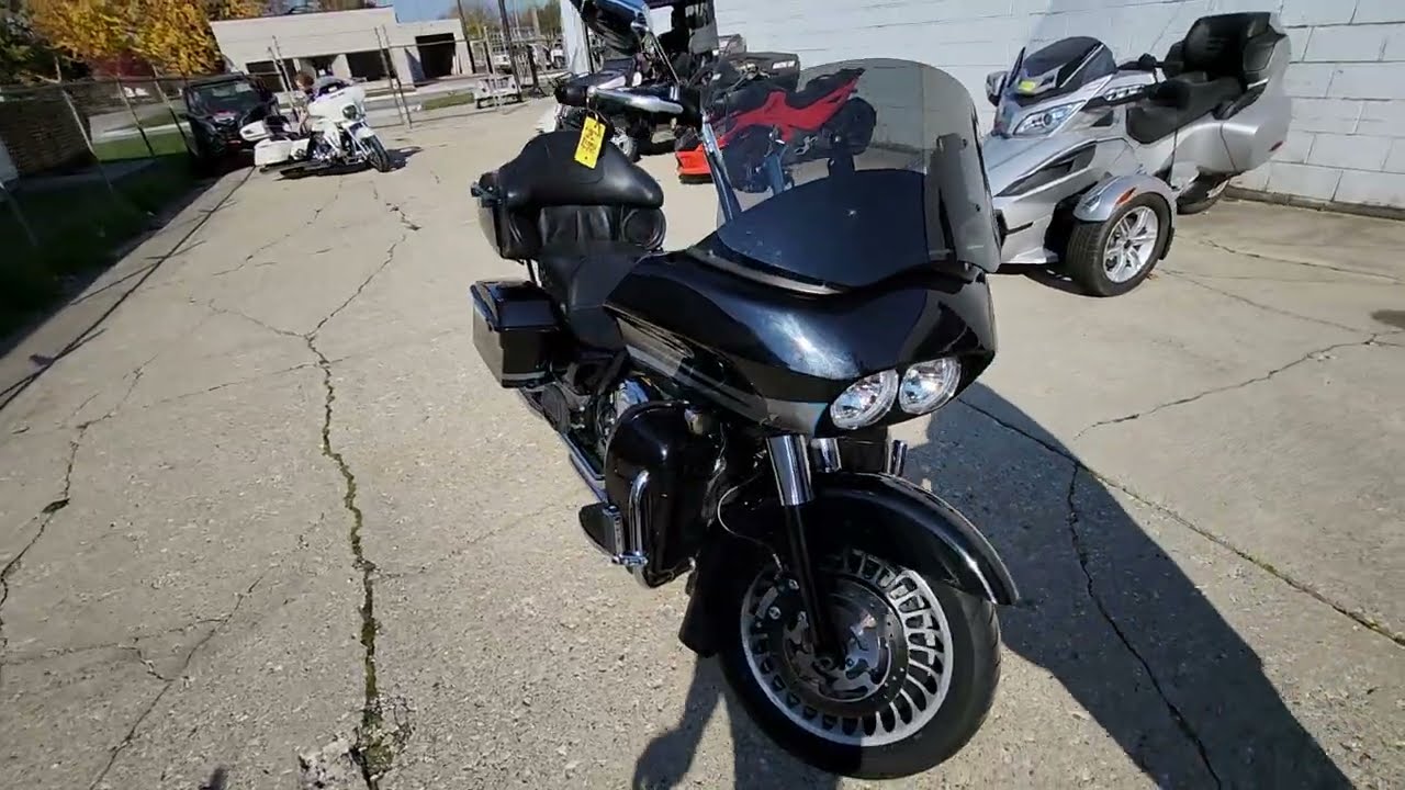 2013 Harley-Davidson® Road Glide® Ultra Motorcycle