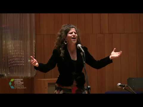 Lea Kalisch singing Shalom Aleichem