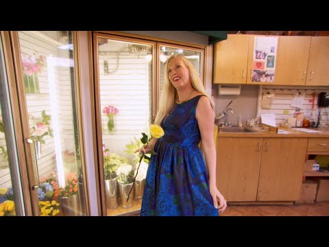 Gunilla Persson Köper Rosor - Svenska Hollywoodfruar (S10 Ep10)