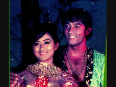 "THAU BONG ONN CHET REING AVEI " by Ros Serey Sothea-1973