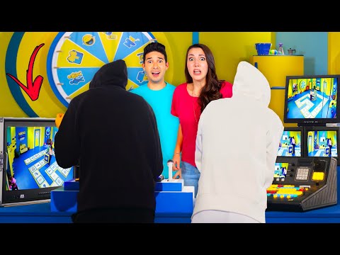 SIAMO CHIUSI CON IL DOTTOR GINIU E IL DOTTOR TIMOTI NEL MEGAGAME NEL LABORATORIO SEGRETO GIGANTE!