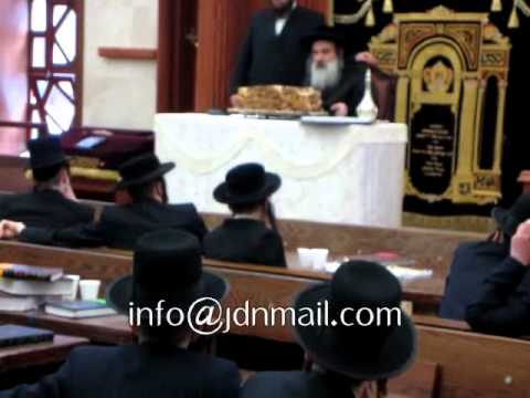 Krula Rebbe Addressing Pesichas Hazman Nissan 5772