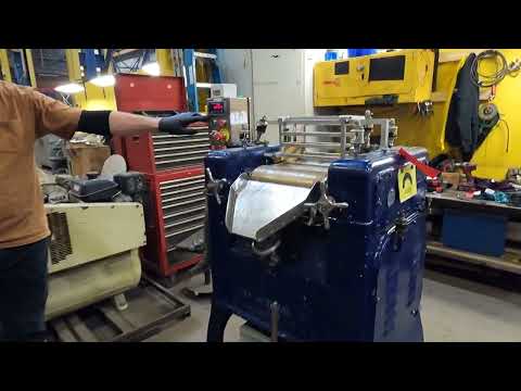 DAY 4" x 12" Broyeurs à cylindres pour Peinture (2, 3 rouleaux ou plus) | Perry Equipment (1)