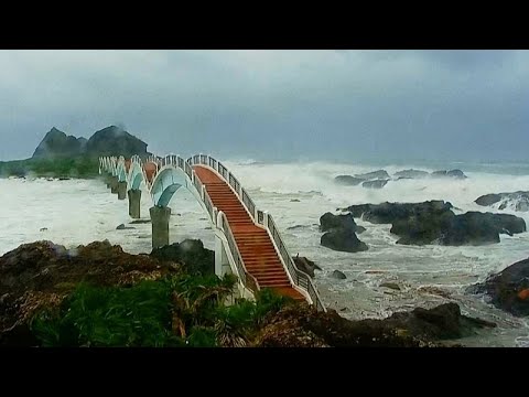 Taifun Podul bringt starken Regen und Schäden nach Süd-Taiwan