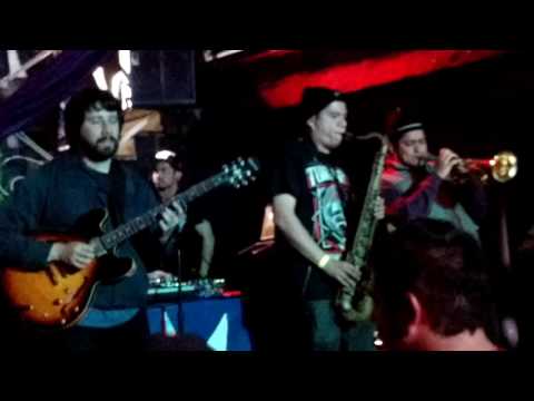 Portavoz & El Frente Sur - La vida en un día / Deja volar (Club Ambar)