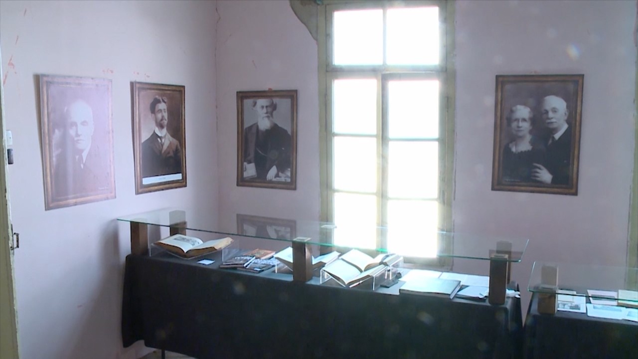 135-vjetori i shkollës së “Vashave”/Kujtohet kontributi i motrave Qiriazi përmes një ekspozite jubilare në Korçë