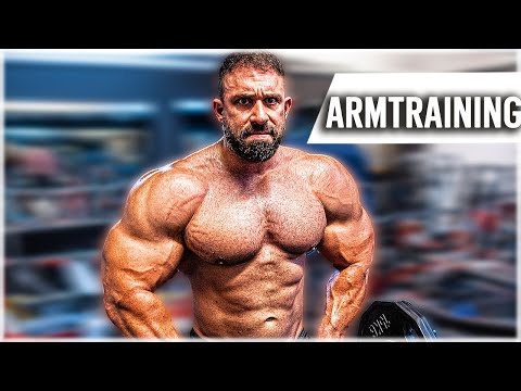 Arme abgerissen ... Fat Comedy bald Fit Comedy?  Übertriebenes Arm - Training!