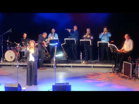 Marie Rottrová- Skořápky ořechů 2025 KM