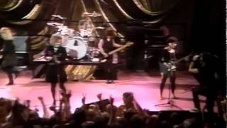 Go-Go&#39;s - Our Lips Are Sealed (Totally Go-Go&#39;s Live &#39;81)