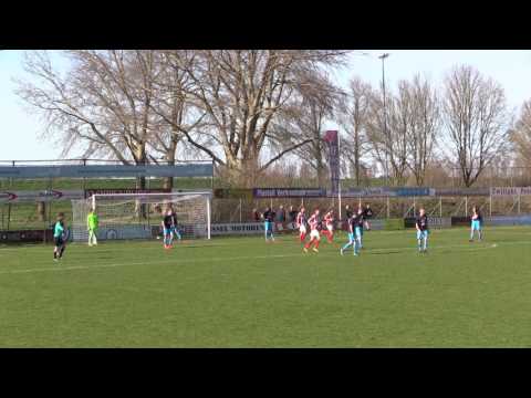 Gerjon van den Berg zet IJVV op 1-0