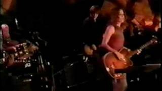 Is &quot;My Favorite Mistake&quot; Really About Eric Clapton? - Sheryl Crow live - 1998