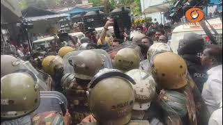 രാഹുലിനെതിരെ ശക്തമായ പ്രതിഷേധം മുദ്രവാക്യം വിളിയു?