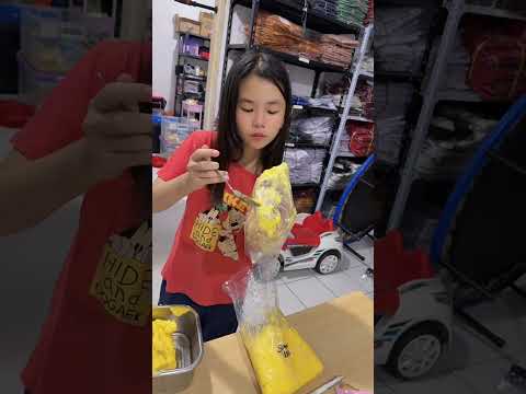 Mau bikin kue apa ya dia ? #cicihemat #sofia #sofialisme
