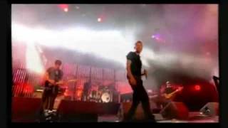 Download lagu Blur - Song 2 - Live T in The Park 2009 mp3 Download lagu Blur - Song 2 - Live T in The Park 2009 mp3