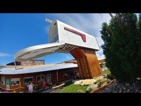 World’s Largest... ft. Jace Owen & AJ Catanzaro || 365 Vlogs w/ Brett Cue - 151