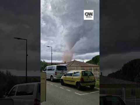 Tornado deixa feridos e causa destruição na França