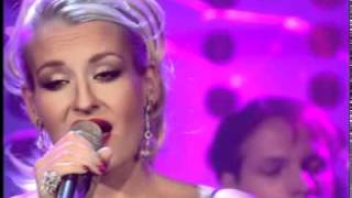 Sarah Connor a ride in the snow