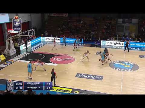 Matteo Spagnolo magia con la Vanoli Cremona