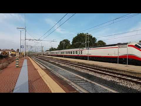 HD - Frecciabianca (ES FB 8817) Venezia S. Lucia - Lecce in transito a forte velocità !