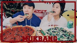 Chicago Deep Dish Pizza VS. New York Style Thin crust Mukbang!