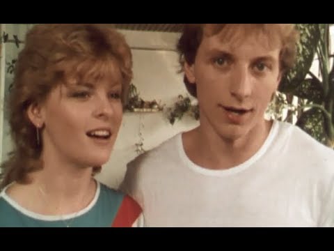 Petr Sepéši & Iveta Bartošová - Krásně se to věří (klip) (1985)