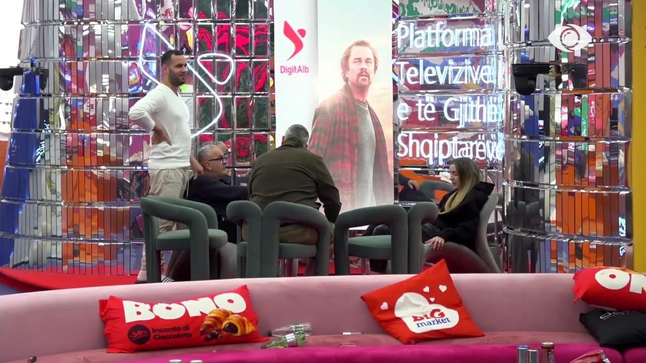 “O plehrë, na provokon ne që të kemi dhënë bukë të hash”/ Rogerti debaton ashpër me Artanin