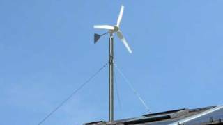 preview picture of video 'Turbina eolica in funzione a Valdisotto'