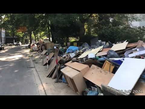 Der große Sperrmüll nach dem Hochwasser in Opladen im Juli 2021