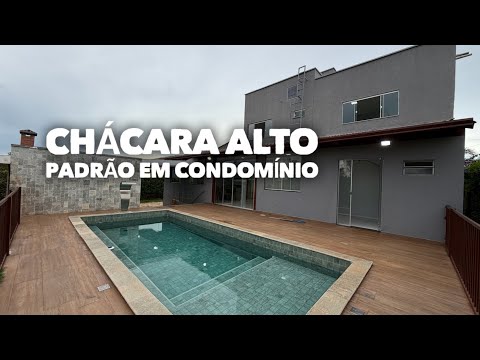 CASA COM 4QTS E 3 SUÍTES A VENDA EM COND. FECHADO 