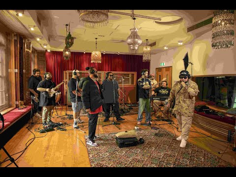 SWIDT - KELZ GARAGE (Live Performance) feat Lomez Brown, Sam V & Village 90