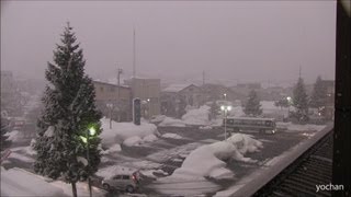 preview picture of video '【吹雪】激しい降雪 JR浦佐駅西口(駅前) Heavy snowfall.Urasa Station square(JAPAN)'