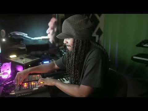 Sp 404sx Boom Bap Sample Beat (Giant Steps)