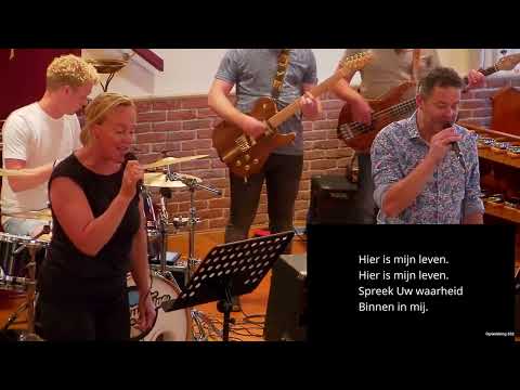 Opwekking 802" Hier is mijn hart Heer" tijdens de jongerendienst van 25 06 2023 in Hervormd Enter.