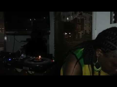 Lady juicy at the vinyl meltdown at the flower of Kent pub 2016