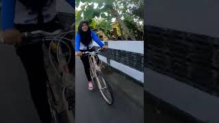 Download lagu Menemani gowes istri lewat jalan kampung #balticwhite #federal #restorasi #goweaindonesia mp3