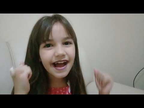 Ana clara cantando trevo de quatro folhas 🤗